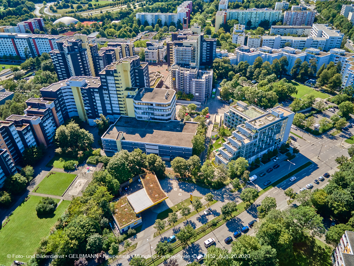 20.08.2020 - Marx-Zentrum - Wohnanlage KMR 52-62 und Studentenwohnheim in Neuperlach